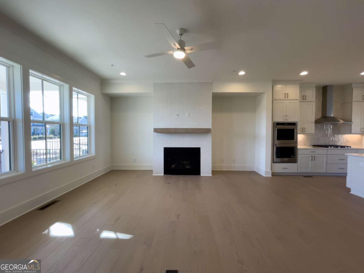 130 Chiswick CIR 42