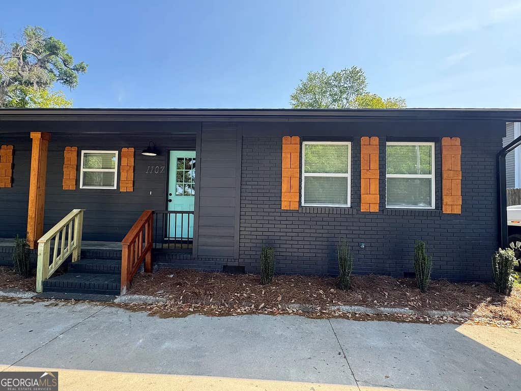Photo of 11071109 N. Oak St #1107 &amp; 1109, Valdosta, GA 31601 (MLS # 10828360)