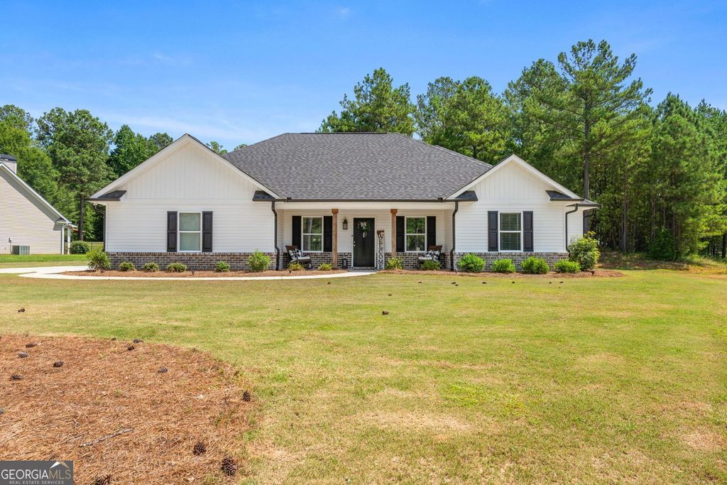 Photo of 103 McGinnis Glen, Barnesville, GA 30204 (MLS # 10688893)