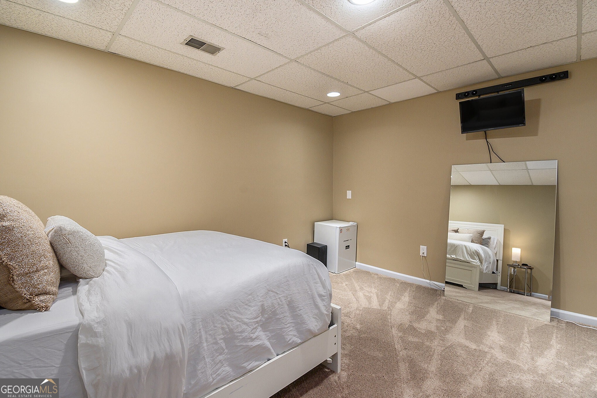 Atlanta, Georgia 30324, United States, 3 Bedrooms Bedrooms, ,3 BathroomsBathrooms,Residential,Pending,78359