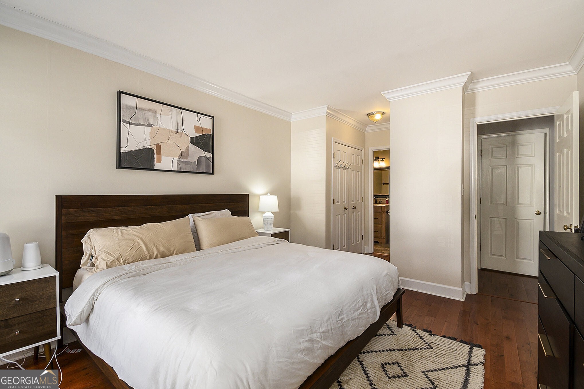 Atlanta, Georgia 30324, United States, 3 Bedrooms Bedrooms, ,3 BathroomsBathrooms,Residential,Pending,78359