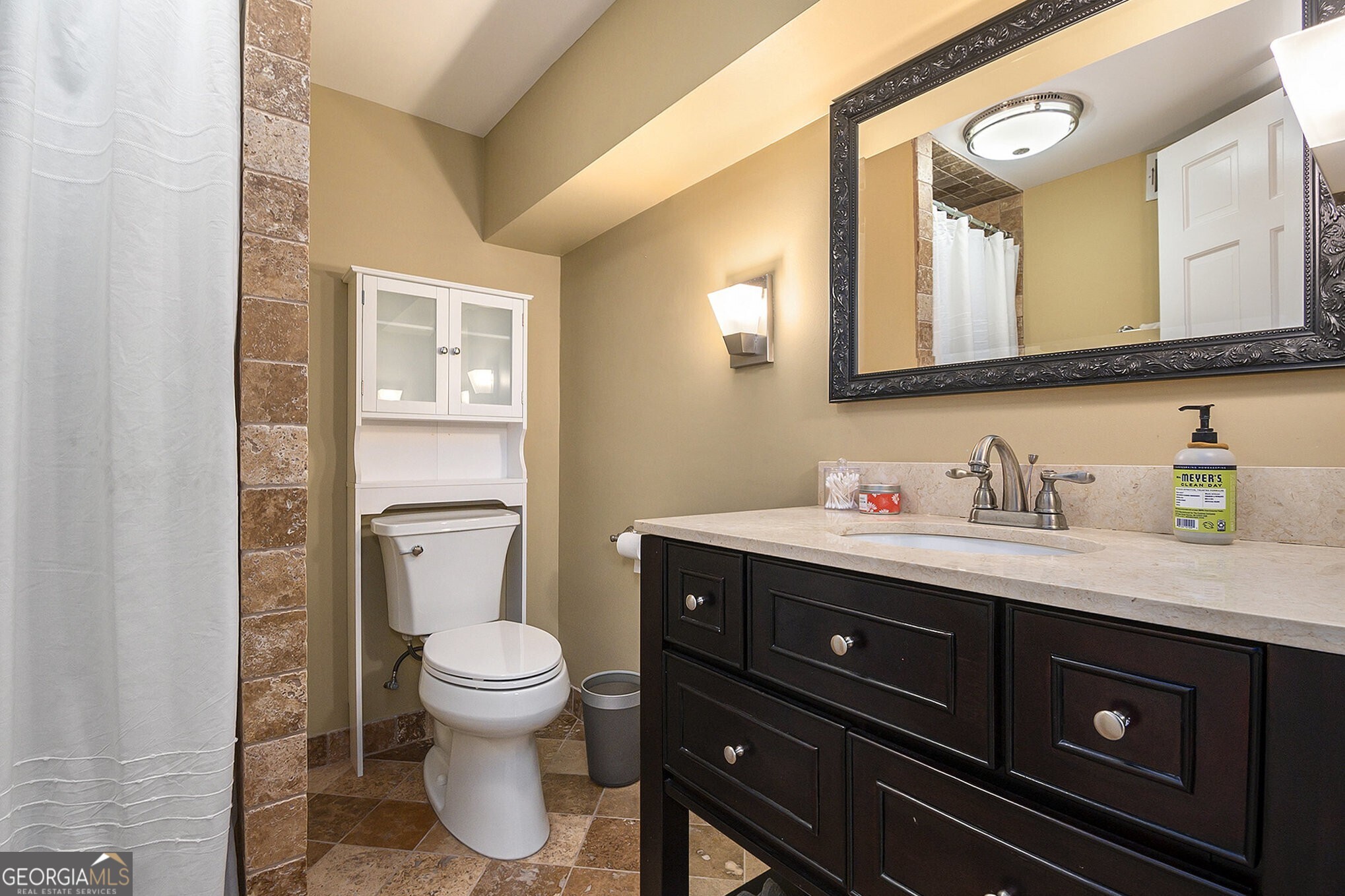 Atlanta, Georgia 30324, United States, 3 Bedrooms Bedrooms, ,3 BathroomsBathrooms,Residential,Pending,78359