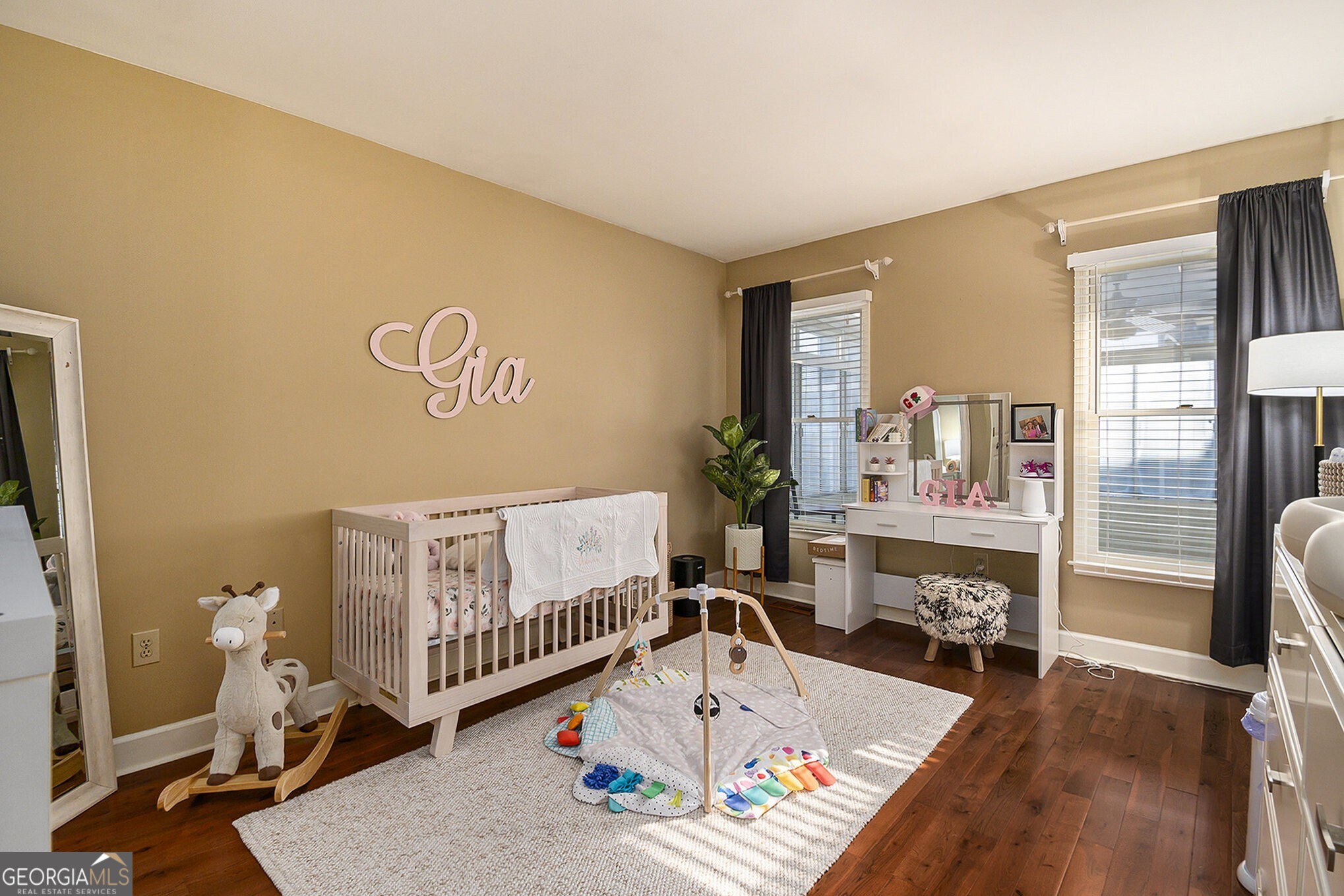 Atlanta, Georgia 30324, United States, 3 Bedrooms Bedrooms, ,3 BathroomsBathrooms,Residential,Pending,78359