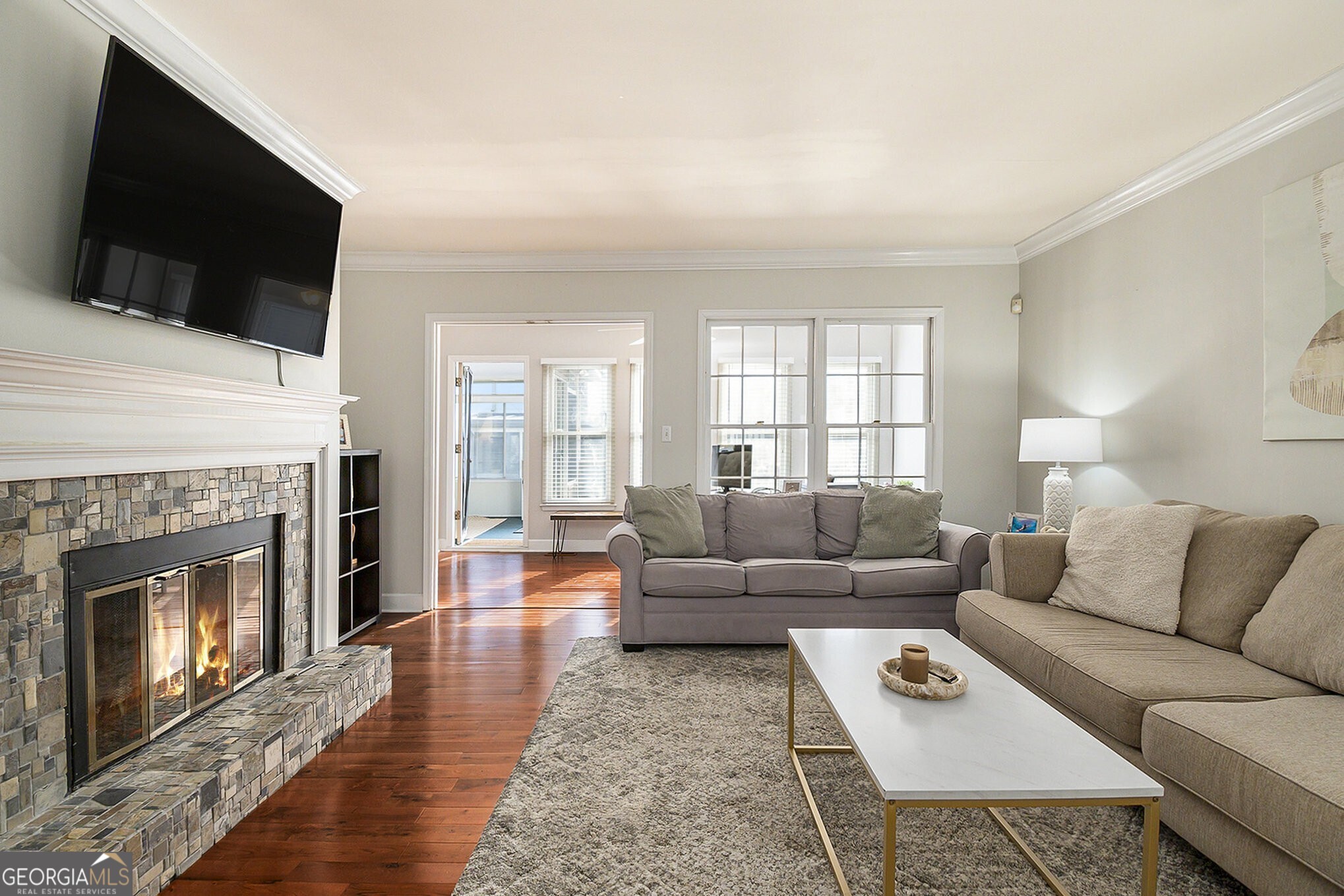 Atlanta, Georgia 30324, United States, 3 Bedrooms Bedrooms, ,3 BathroomsBathrooms,Residential,Pending,78359