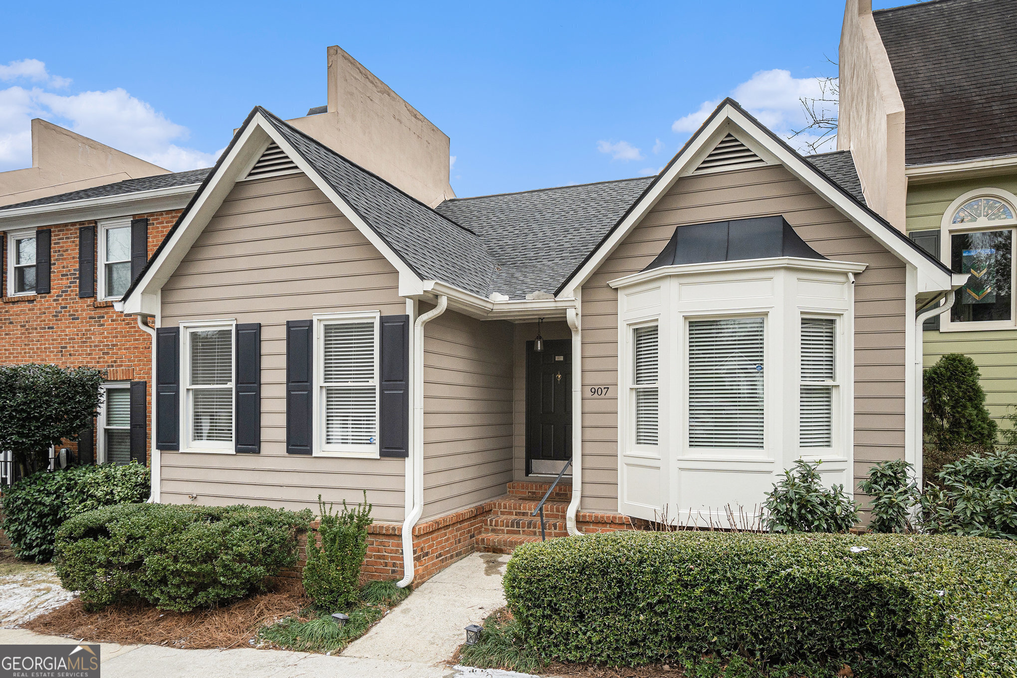 Atlanta, Georgia 30324, United States, 3 Bedrooms Bedrooms, ,3 BathroomsBathrooms,Residential,Pending,78359