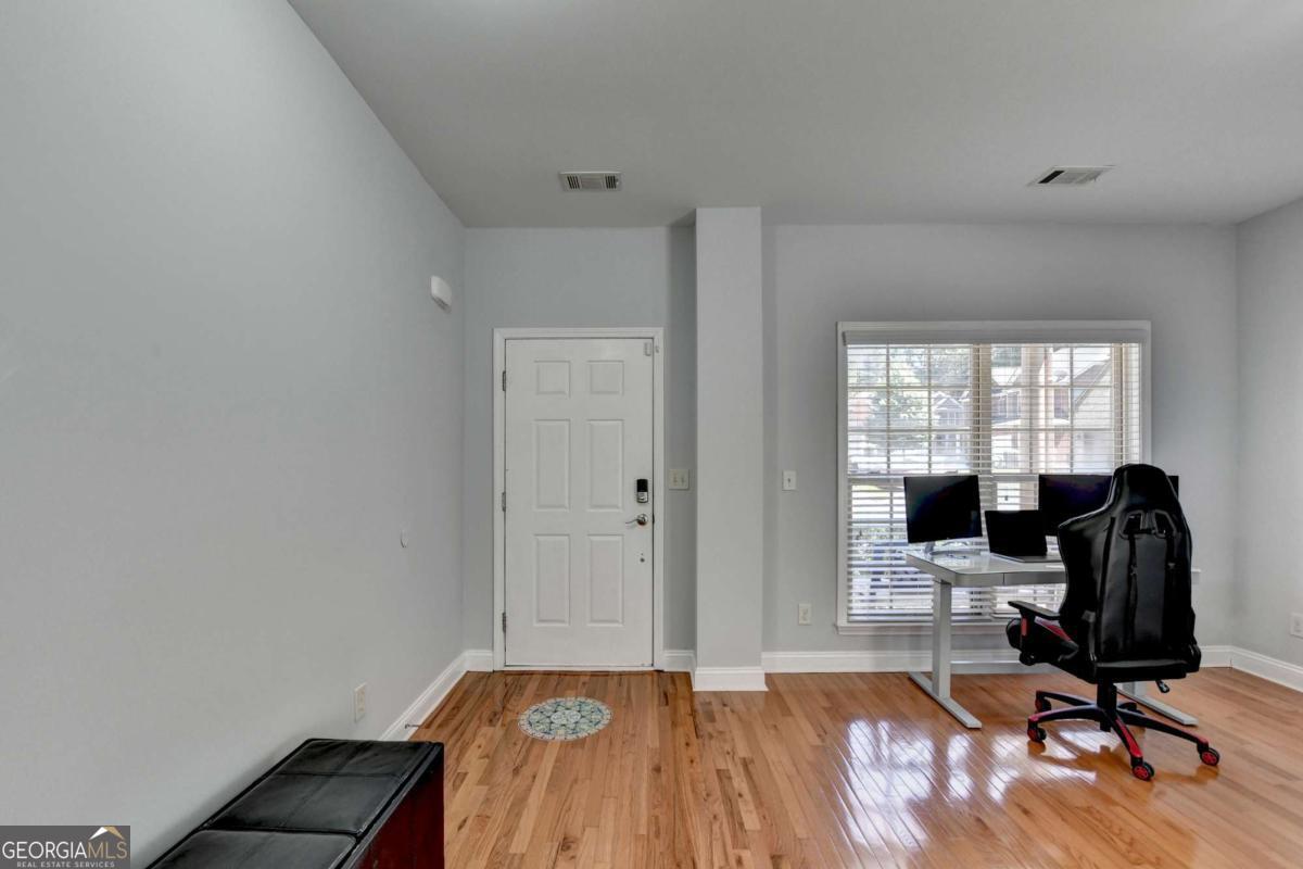 2425 DELAMORE CHASE
