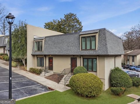 Photo of 49 Ivy Gates NE, Atlanta, GA 30342 (MLS # 10697170)