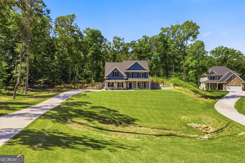 Photo of 60 NE Grand Georgian Ct, Ne CT, Cartersville, GA 30121 (MLS # 10766144)