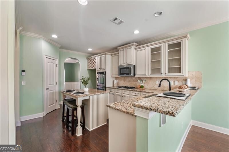 Cumming, Georgia 30028, United States, 5 Bedrooms Bedrooms, ,4 BathroomsBathrooms,Residential,Active,83042