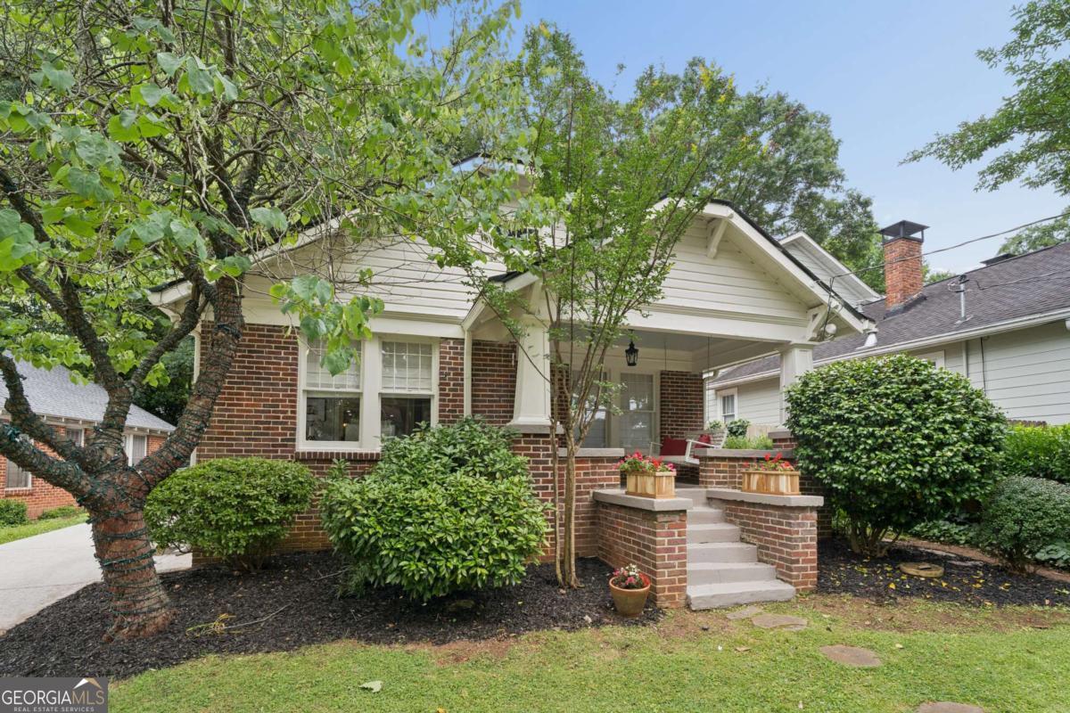 63 Lakeview DR NE