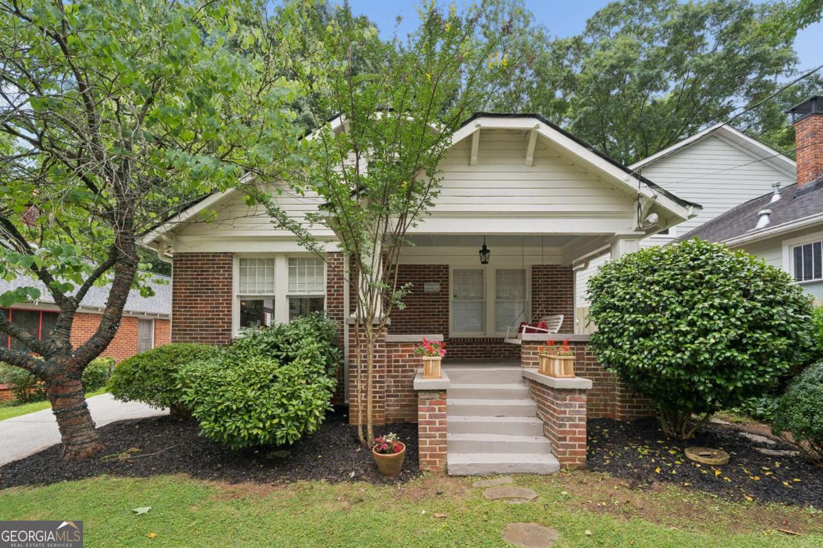 63 Lakeview DR NE