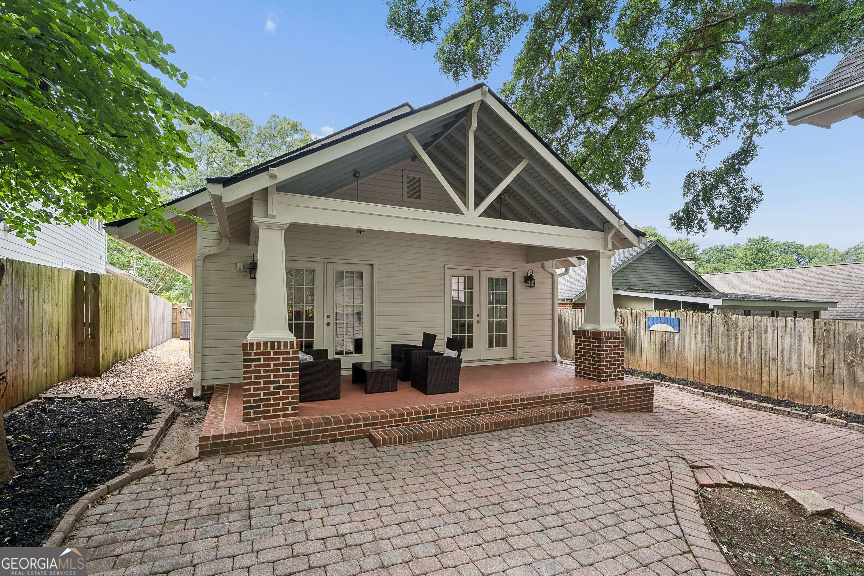 63 Lakeview DR NE