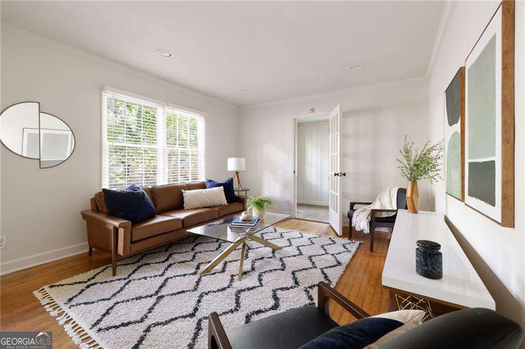 720 Maynard TER SE