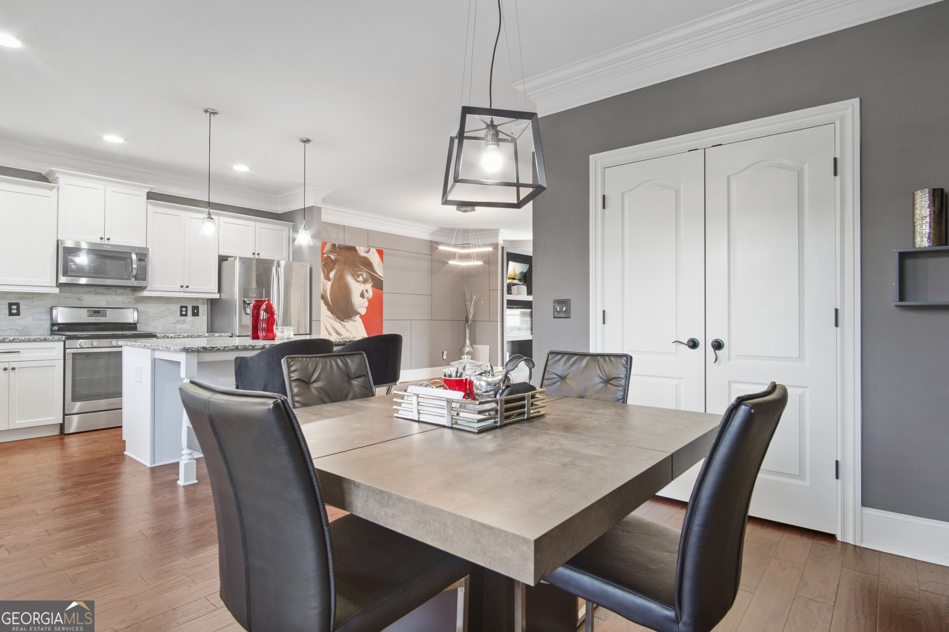 The Oaks At Powers Ferry - Residential