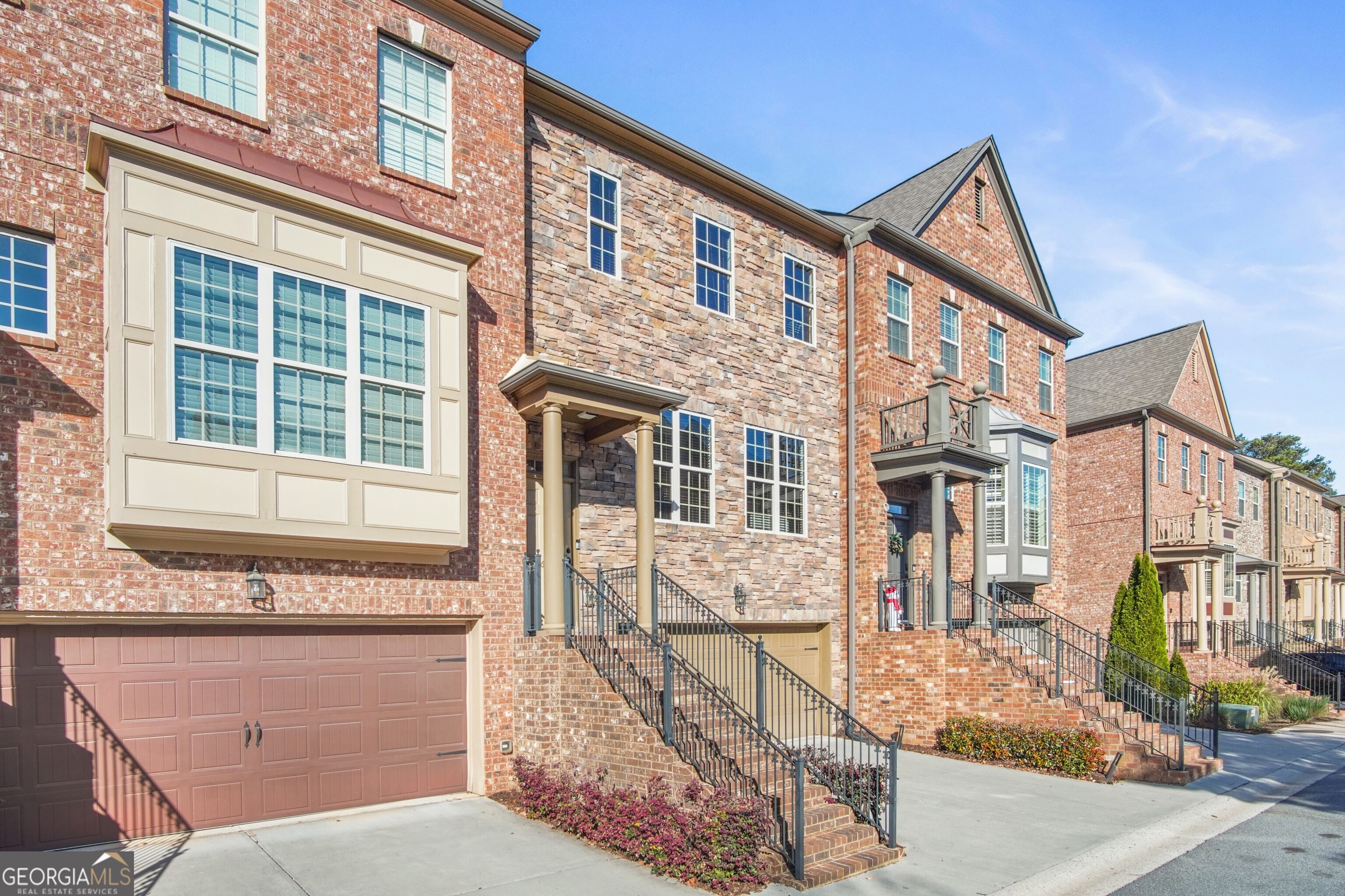 The Oaks At Powers Ferry - Residential