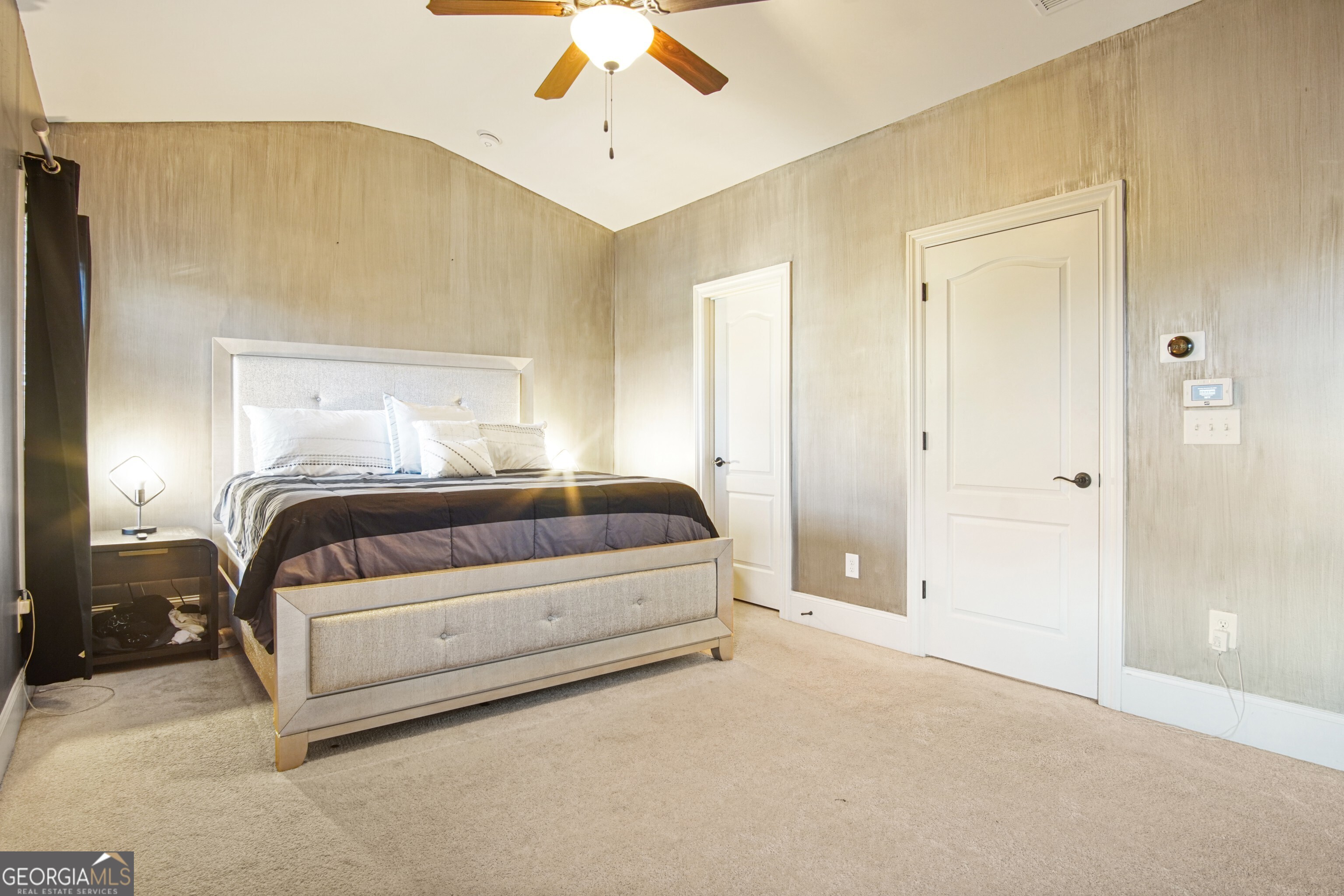 The Oaks At Powers Ferry - Residential