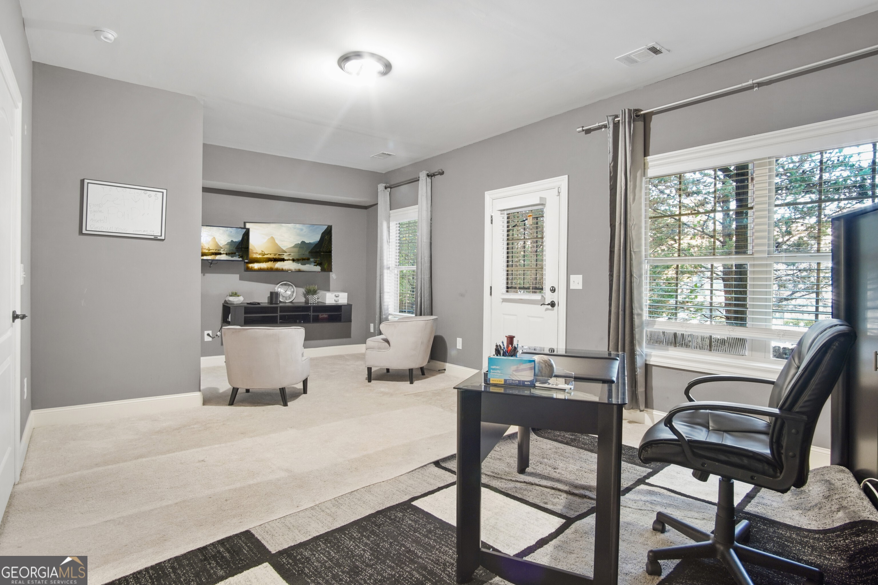 The Oaks At Powers Ferry - Residential