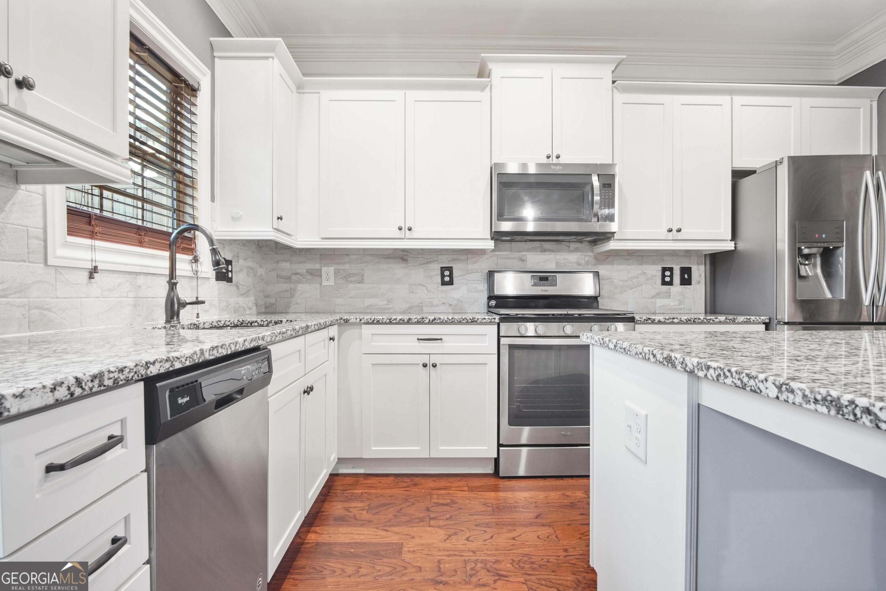 The Oaks At Powers Ferry - Residential