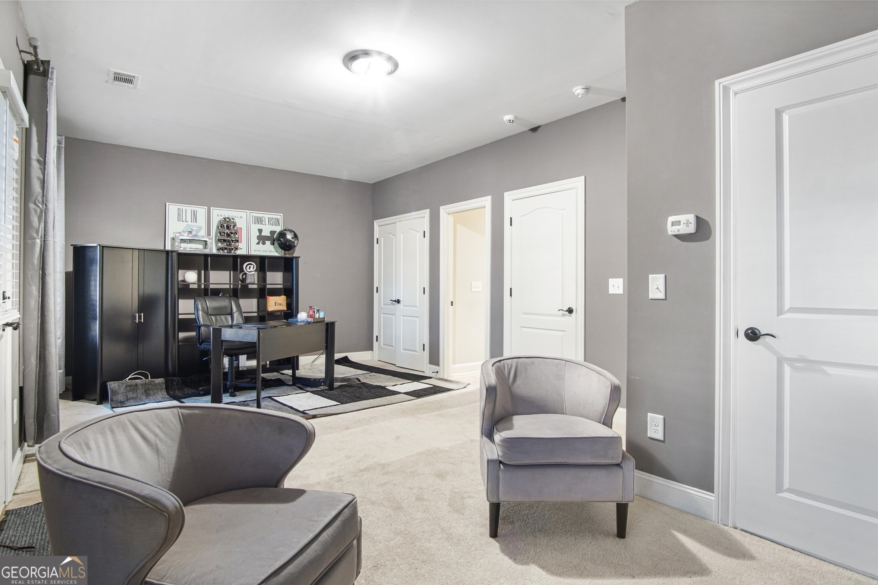 The Oaks At Powers Ferry - Residential