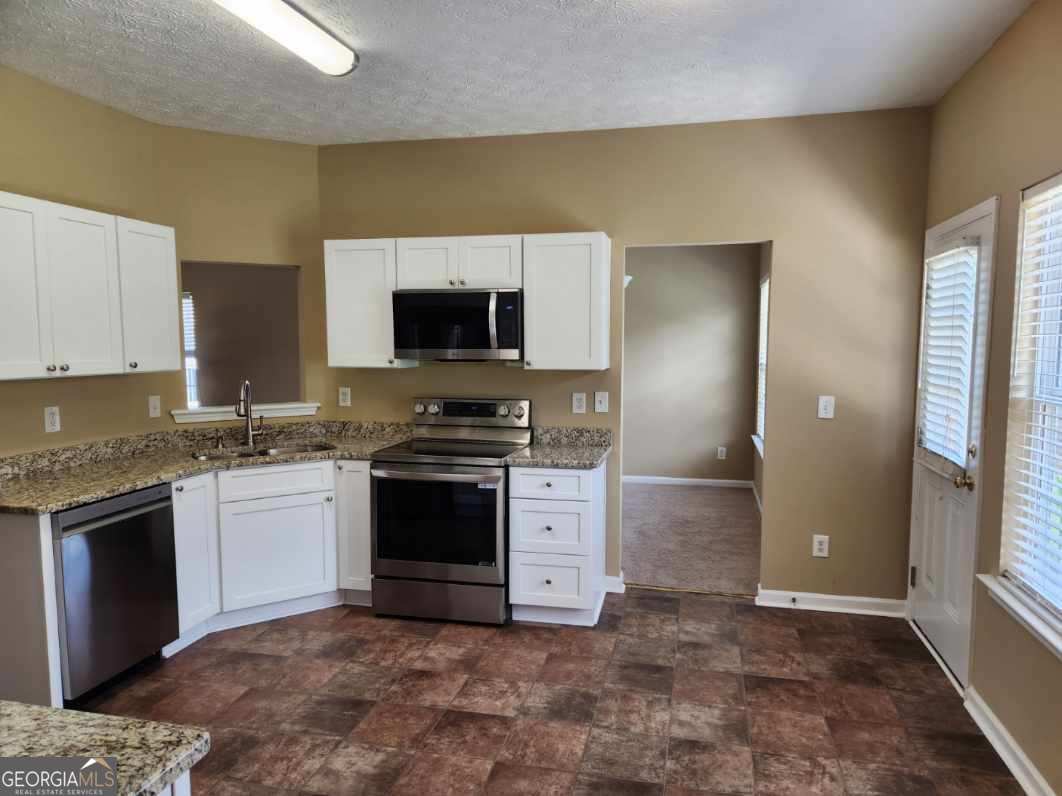 Newnan, Georgia 30265, United States, 4 Bedrooms Bedrooms, ,3 BathroomsBathrooms,Residential,Active,149828