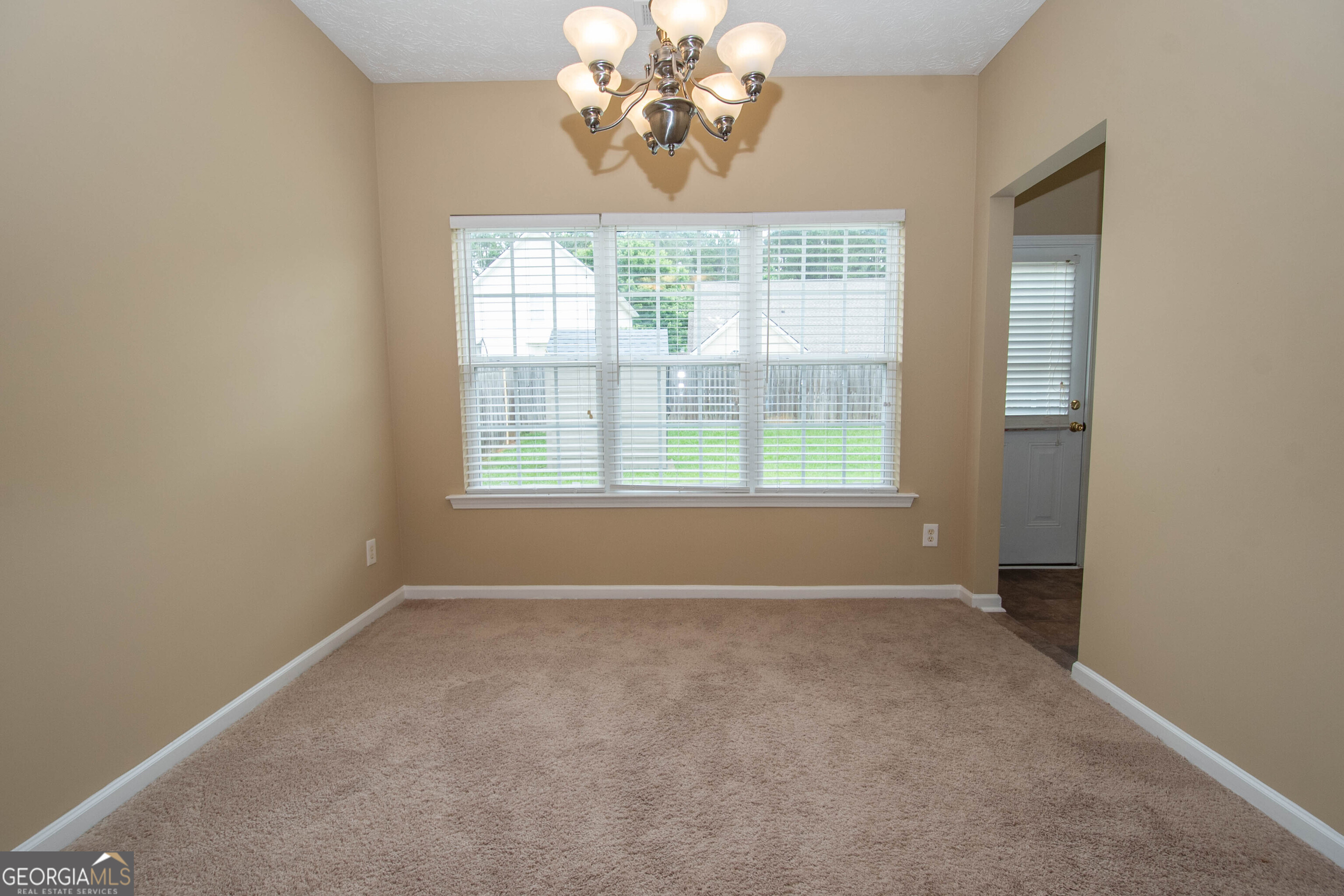 Newnan, Georgia 30265, United States, 4 Bedrooms Bedrooms, ,3 BathroomsBathrooms,Residential,Active,149828