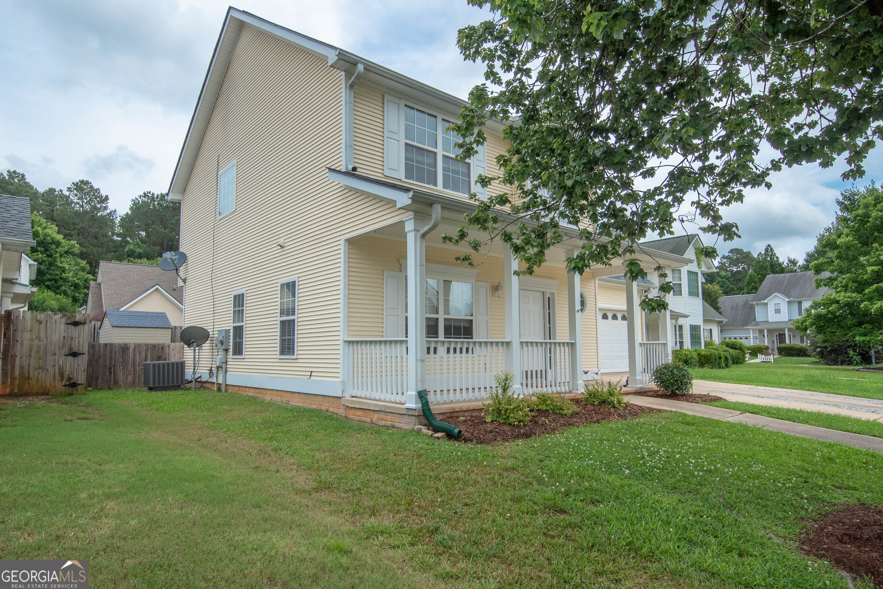 Newnan, Georgia 30265, United States, 4 Bedrooms Bedrooms, ,3 BathroomsBathrooms,Residential,Active,149828