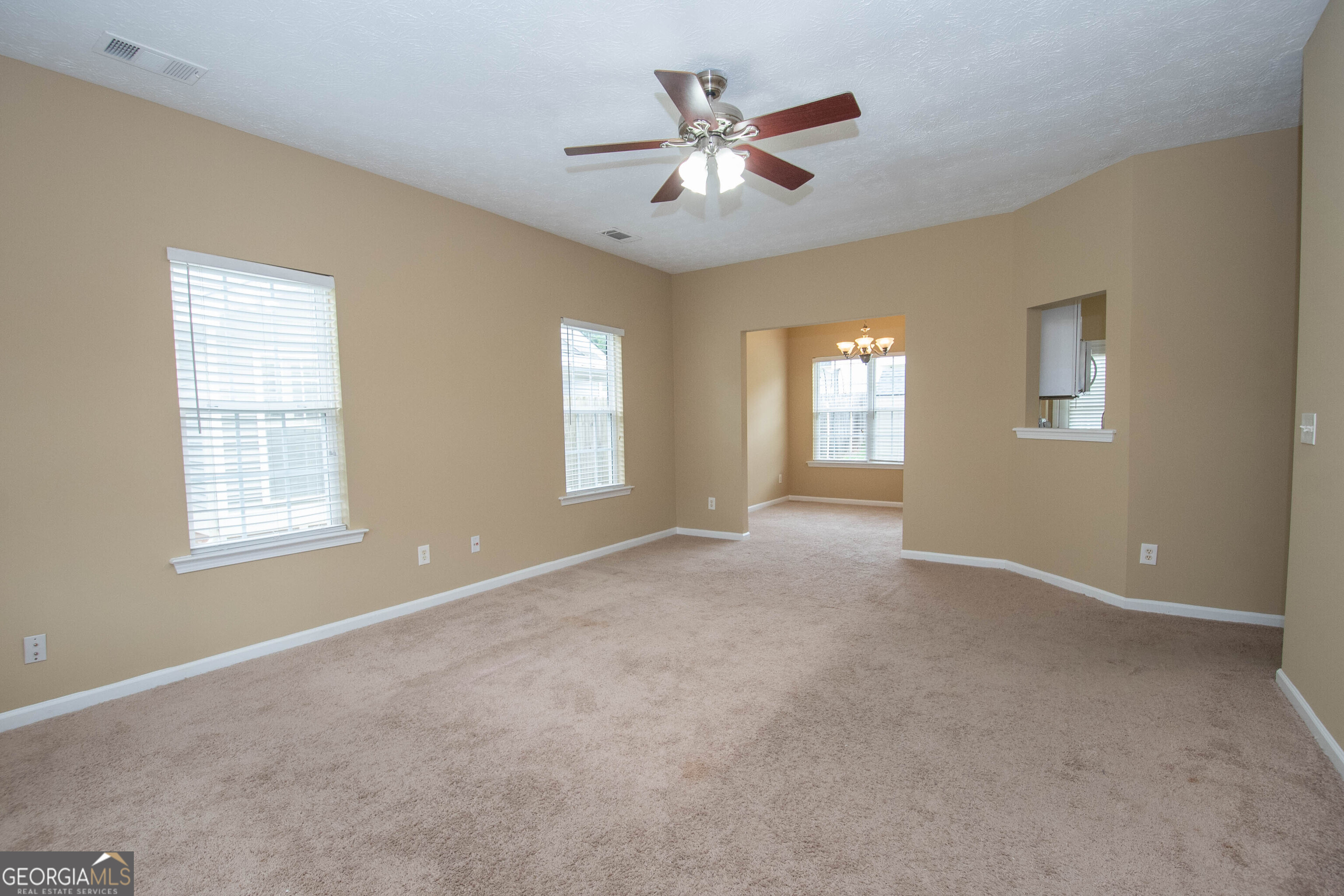 Newnan, Georgia 30265, United States, 4 Bedrooms Bedrooms, ,3 BathroomsBathrooms,Residential,Active,149828