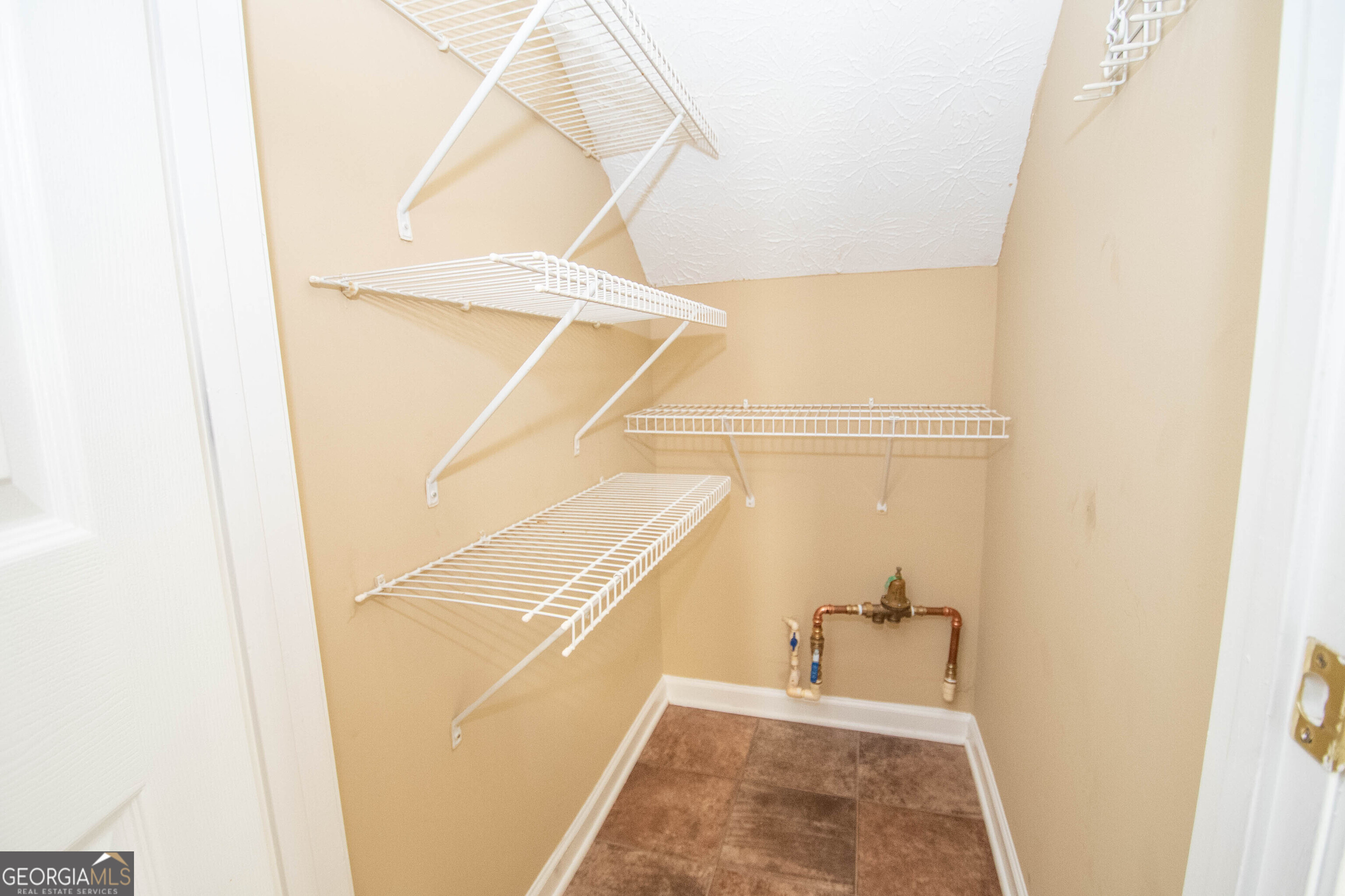 Newnan, Georgia 30265, United States, 4 Bedrooms Bedrooms, ,3 BathroomsBathrooms,Residential,Active,149828