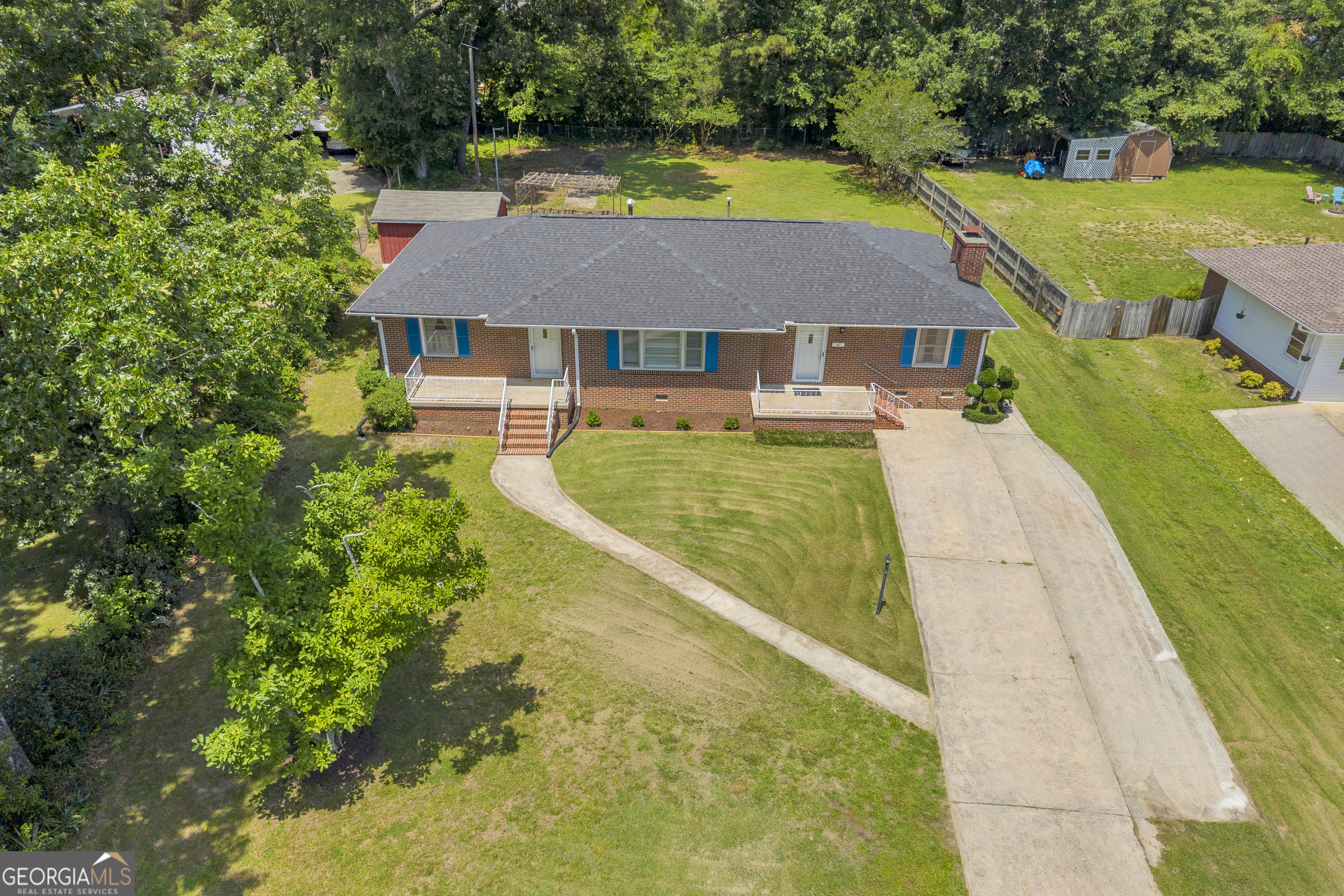 128 Smith ST