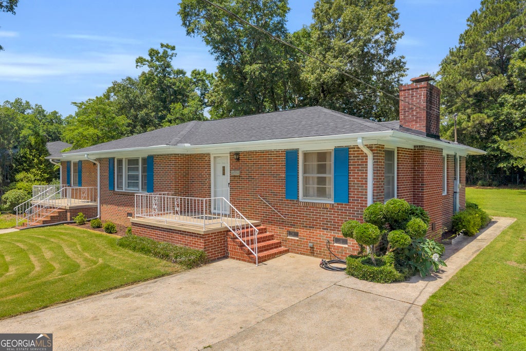 Photo of 128 Smith Street, Hartwell, GA 30643 (MLS # 10780366)