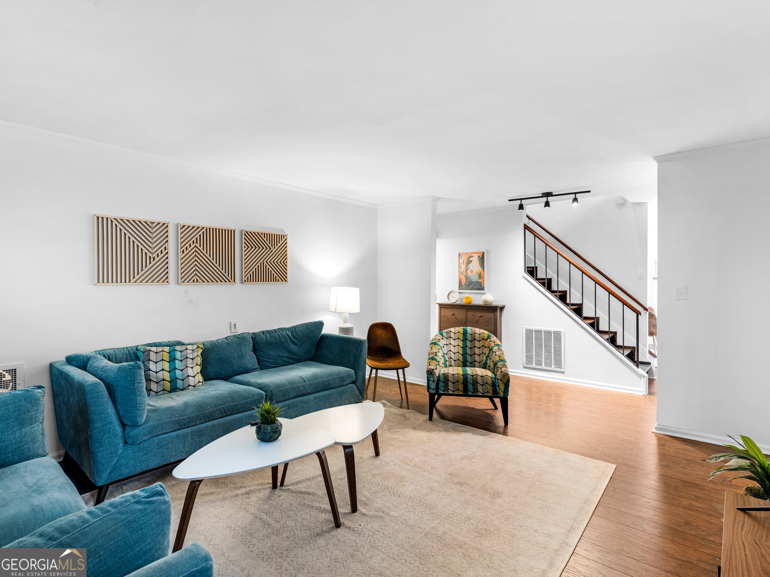 262 Rhodes DR