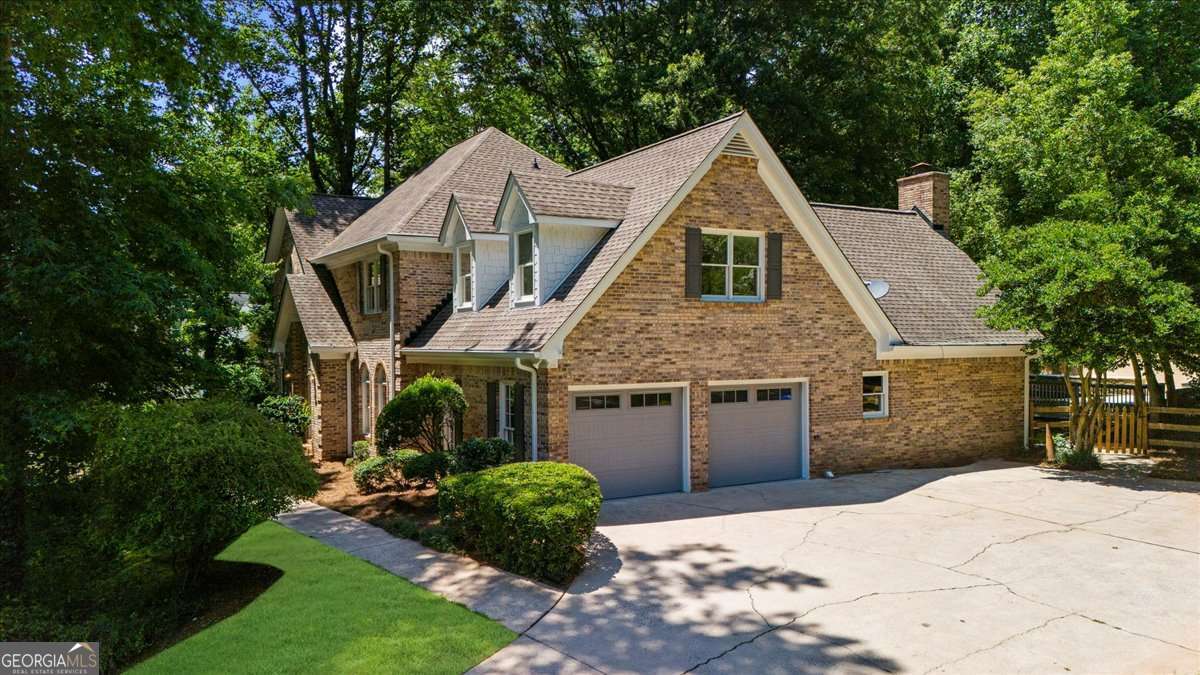 330 Autumn Wood LN