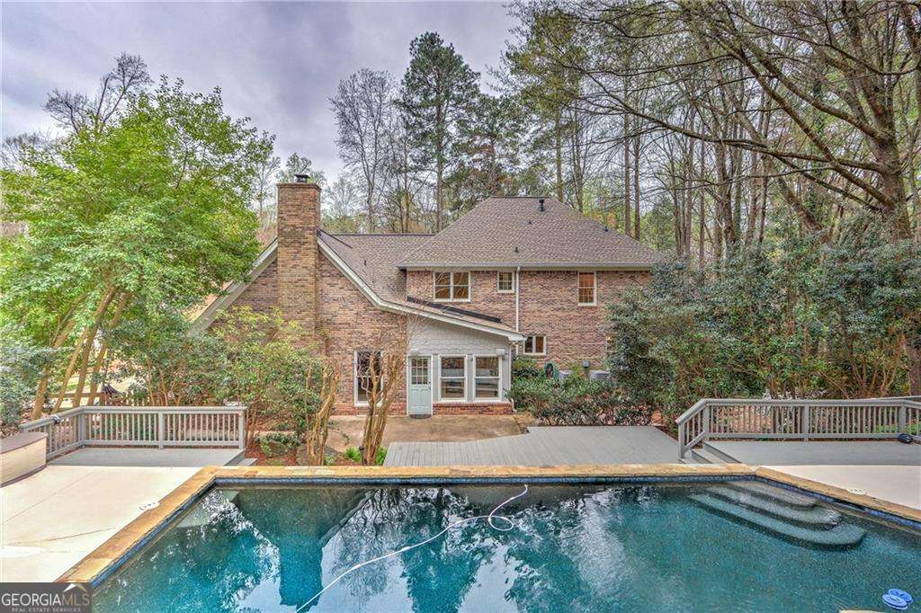 330 Autumn Wood LN