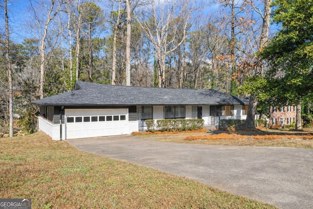 Photo of 2636 Whiteleigh Court NE, Atlanta, GA 30345 (MLS # 10670075)