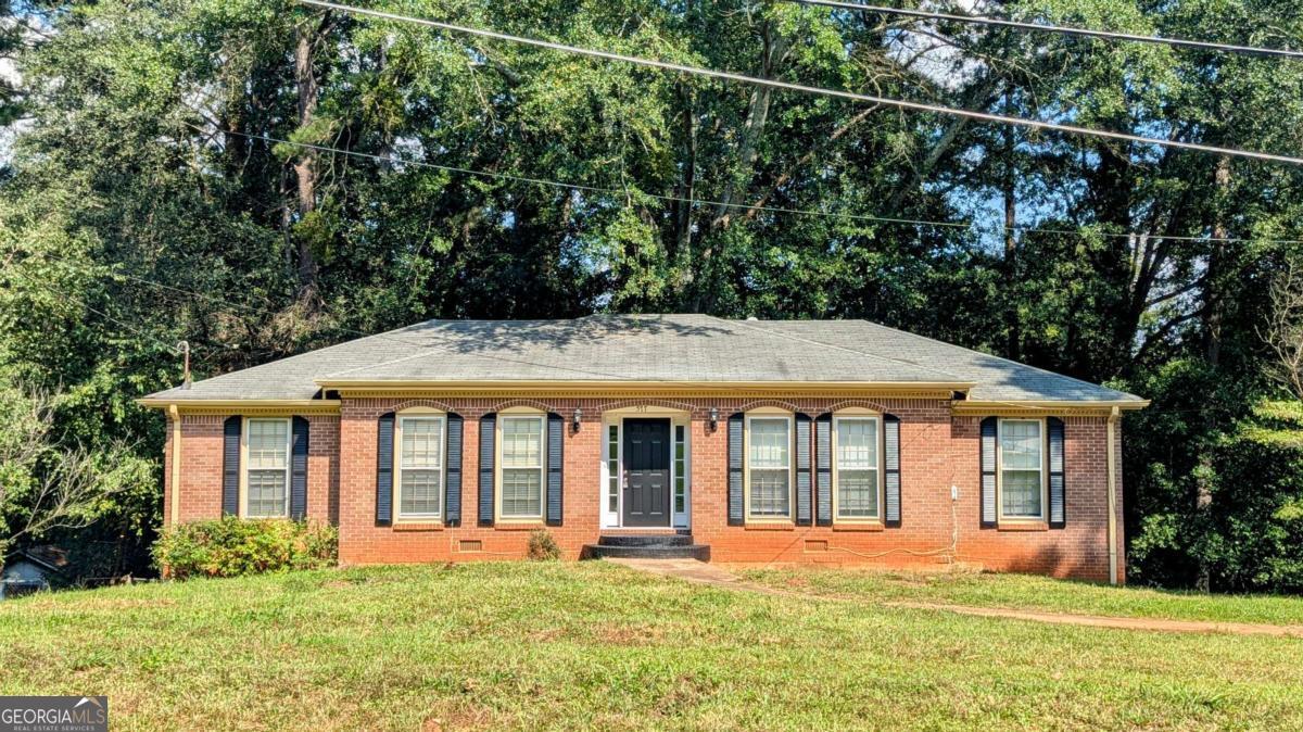 3/2 brick ranch on a basement. Breakfast area leads out to covered back deck. Master suite has own private bath, while the two additional bedrooms share a bath with a double vanity. Basement boasts a bonus room and two car garage. Agents: Please read private remarks/look at the offer guidelines in docs before calling, it should answer all questions you have.
