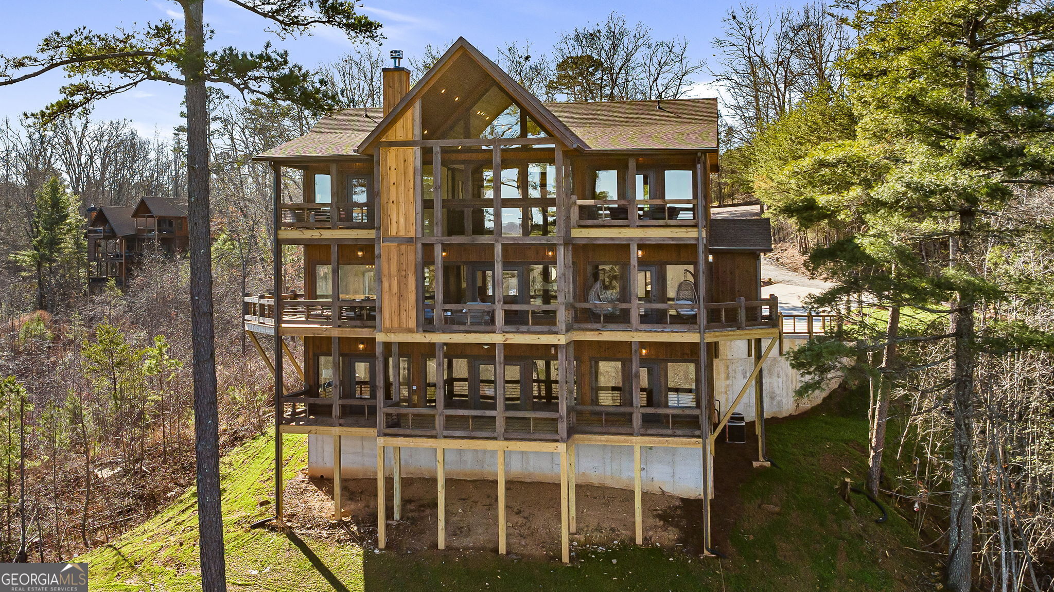 140 Riverview TER