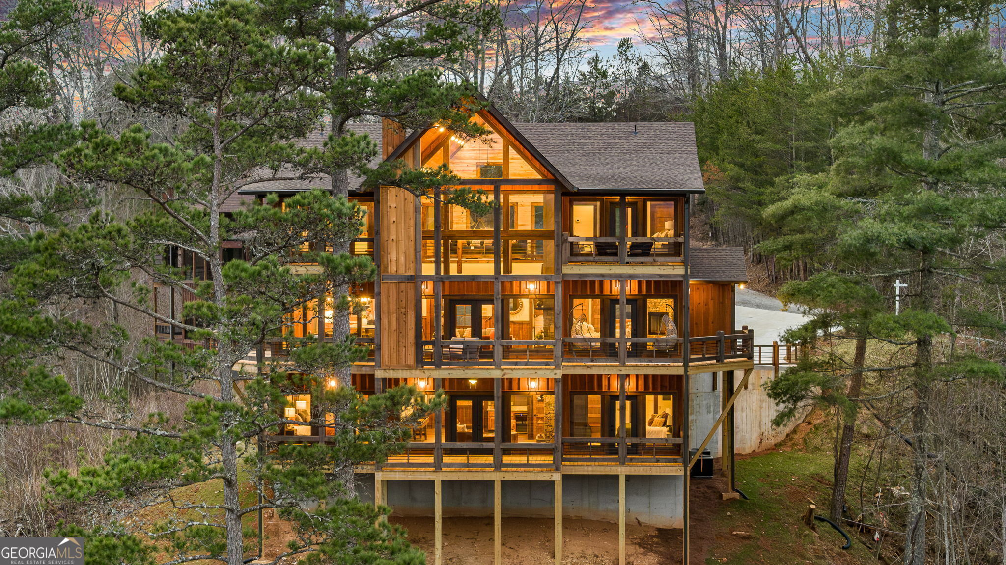 140 Riverview TER