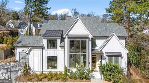 Photo of 510 Windsor Parkway, Atlanta, GA 30342 (MLS # 10758023)
