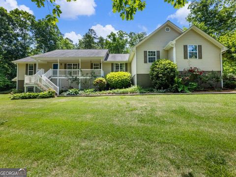 Photo of 376 Thornwood Circle, Mount Airy, GA 30563 (MLS # 10763423)