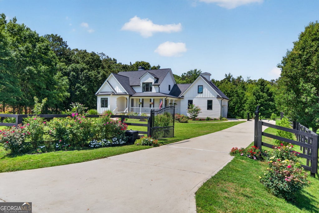 Photo of 4010 Brownwood Road, Madison, GA 30650 (MLS # 10808259)