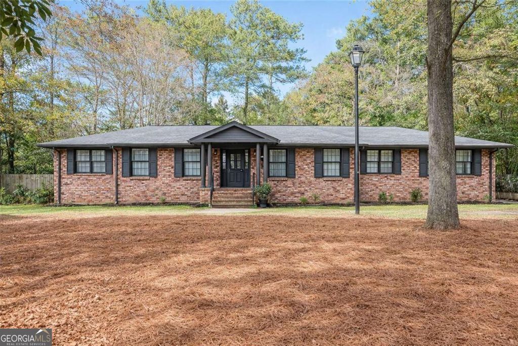 Photo of 3121 Cascade Road SW, Atlanta, GA 30311 (MLS # 10687236)