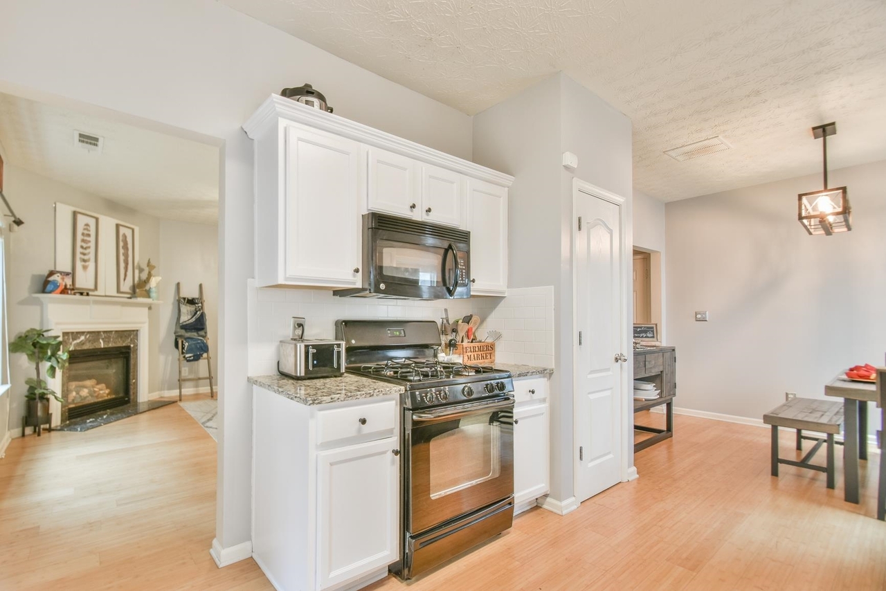 Creekside At Pinecrest - Residential