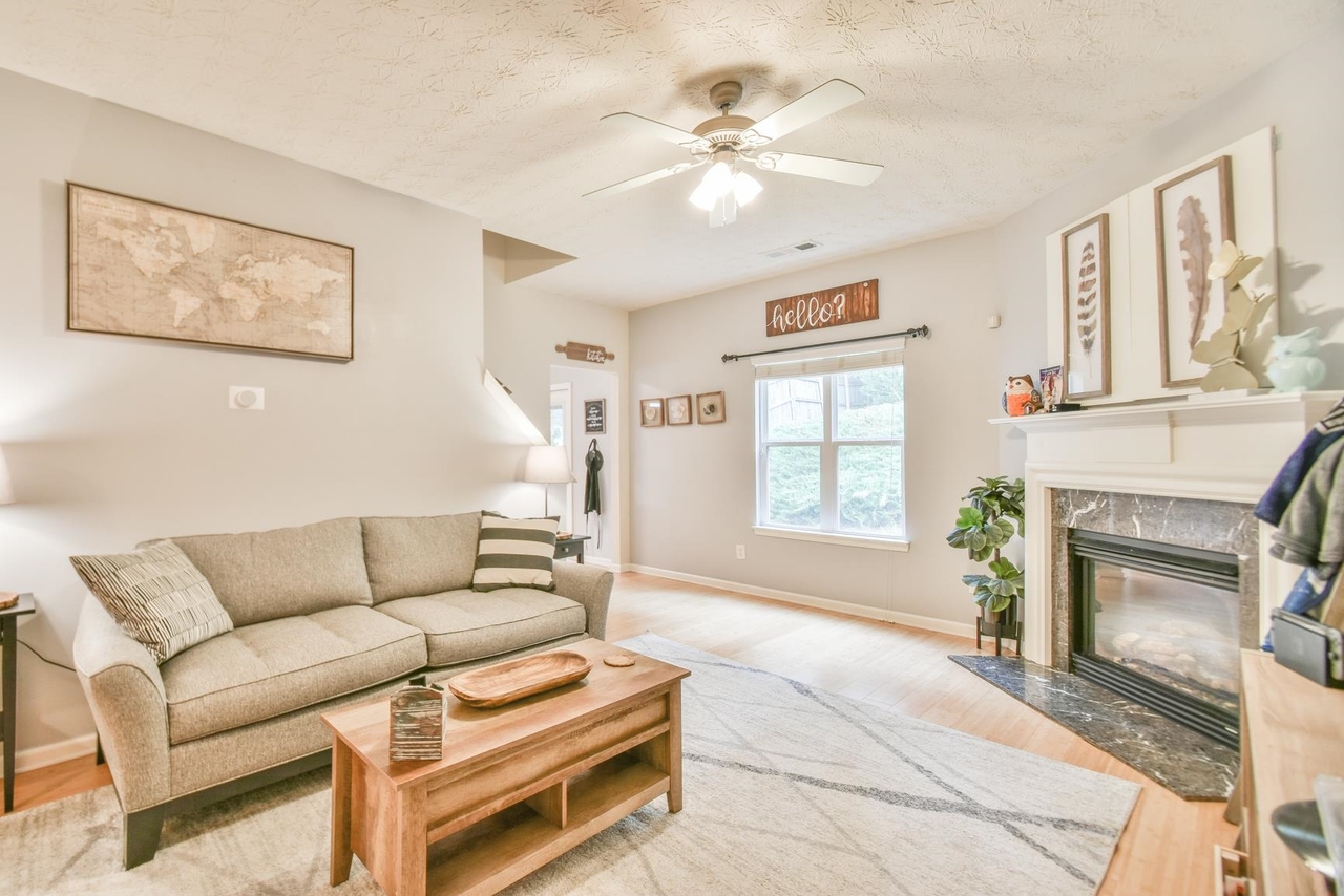 Creekside At Pinecrest - Residential