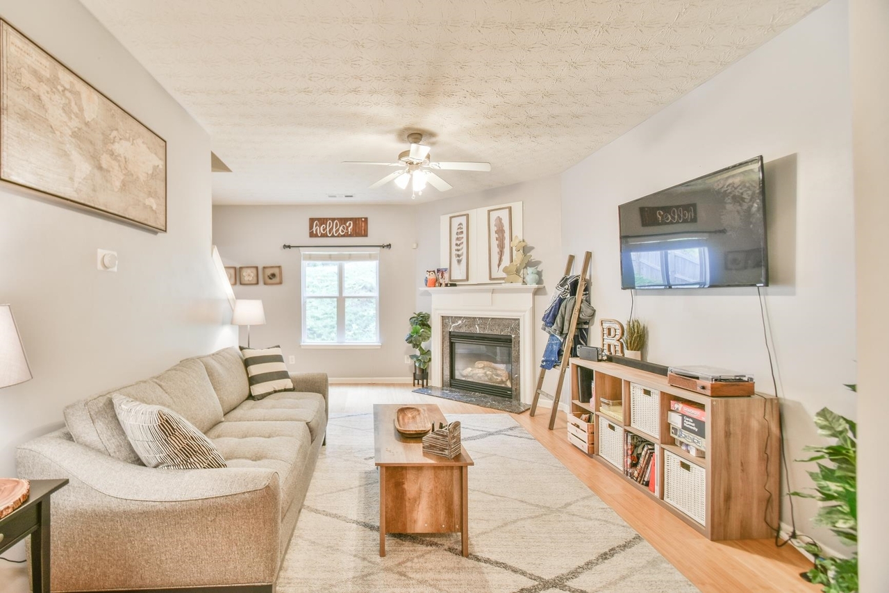 Creekside At Pinecrest - Residential