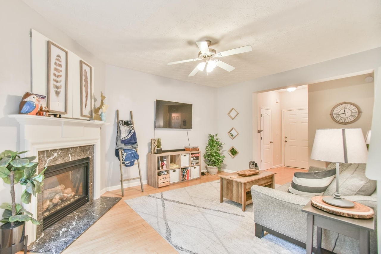 Creekside At Pinecrest - Residential