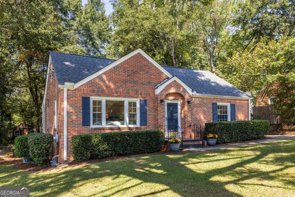 Photo of 2866 Wiltshire Drive, Decatur, GA 30030 (MLS # 10876920)