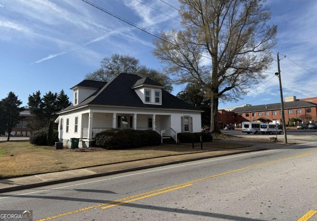 Photo of 505 Newnan Road, Carrollton, GA 30117 (MLS # 10660759)