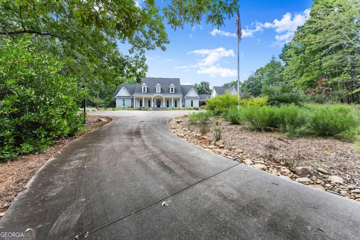 77 Old River RD