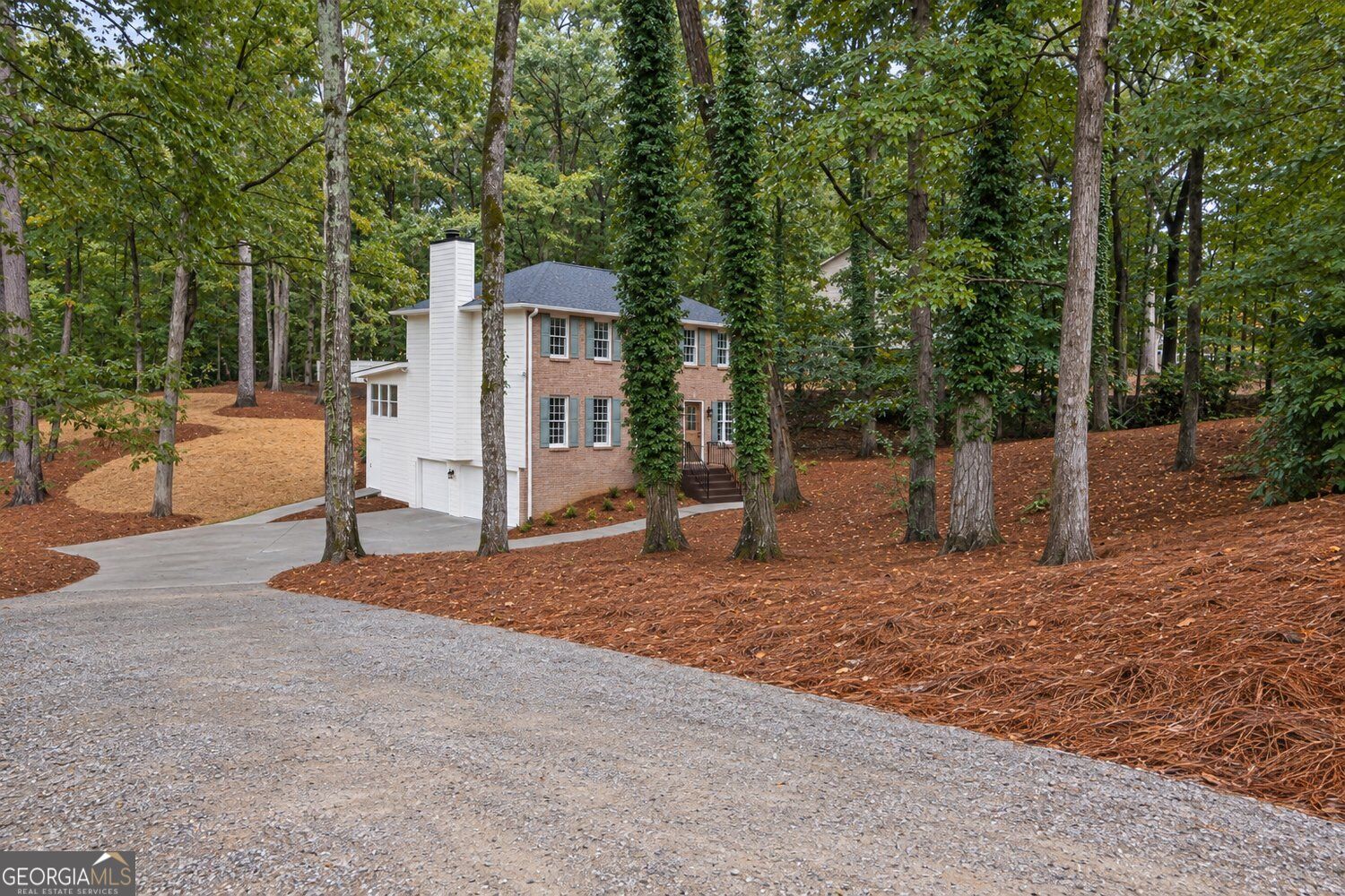 120 Catharine LN