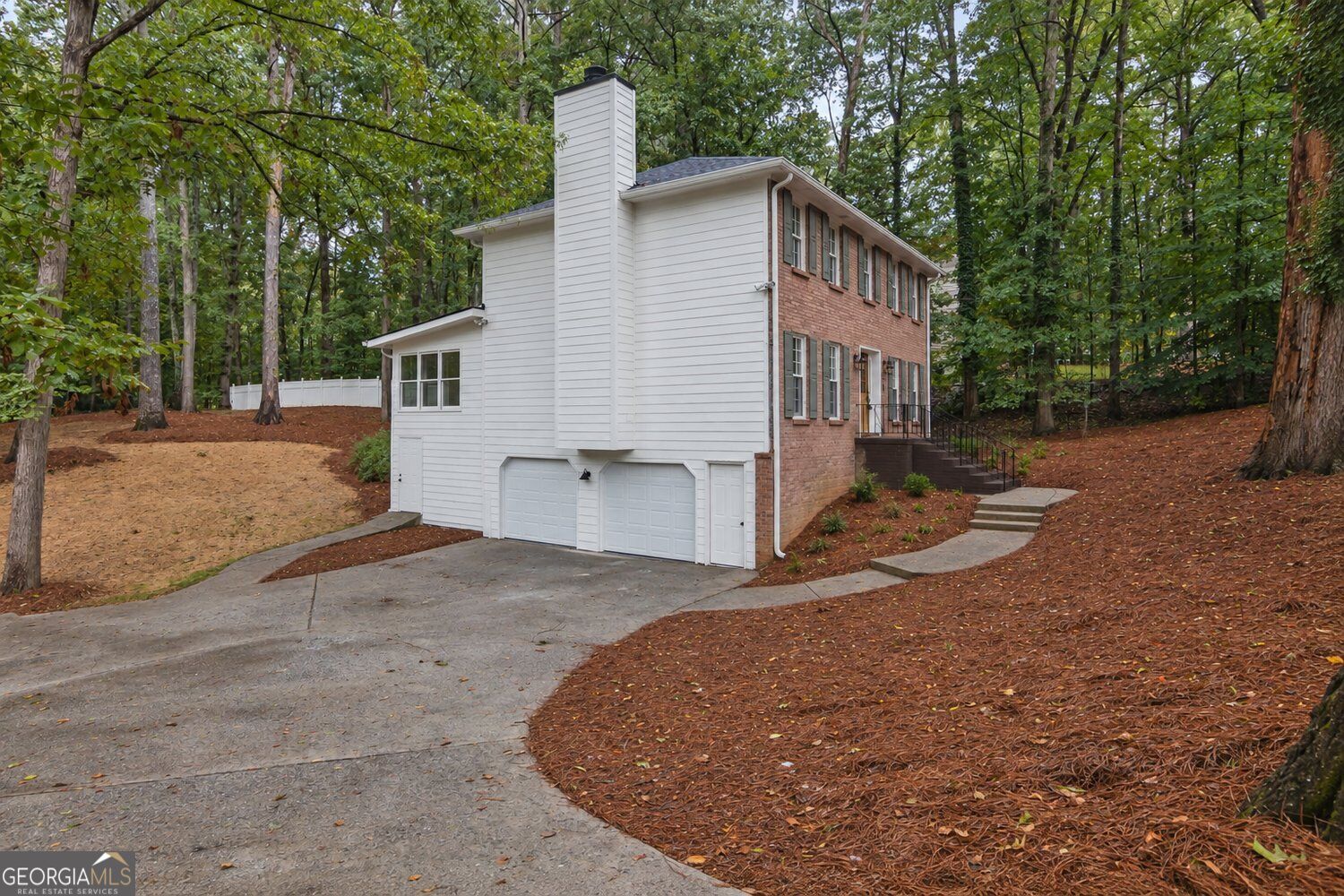 120 Catharine LN